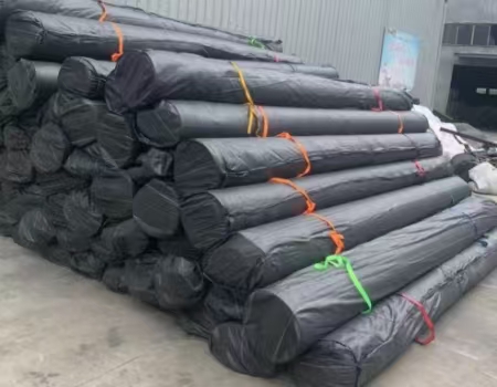 HDPE-Geomembrananwendung in der AI Taweelah Alumina Refinery, Abu Dhabi, Vereinigte Arabische Emirate